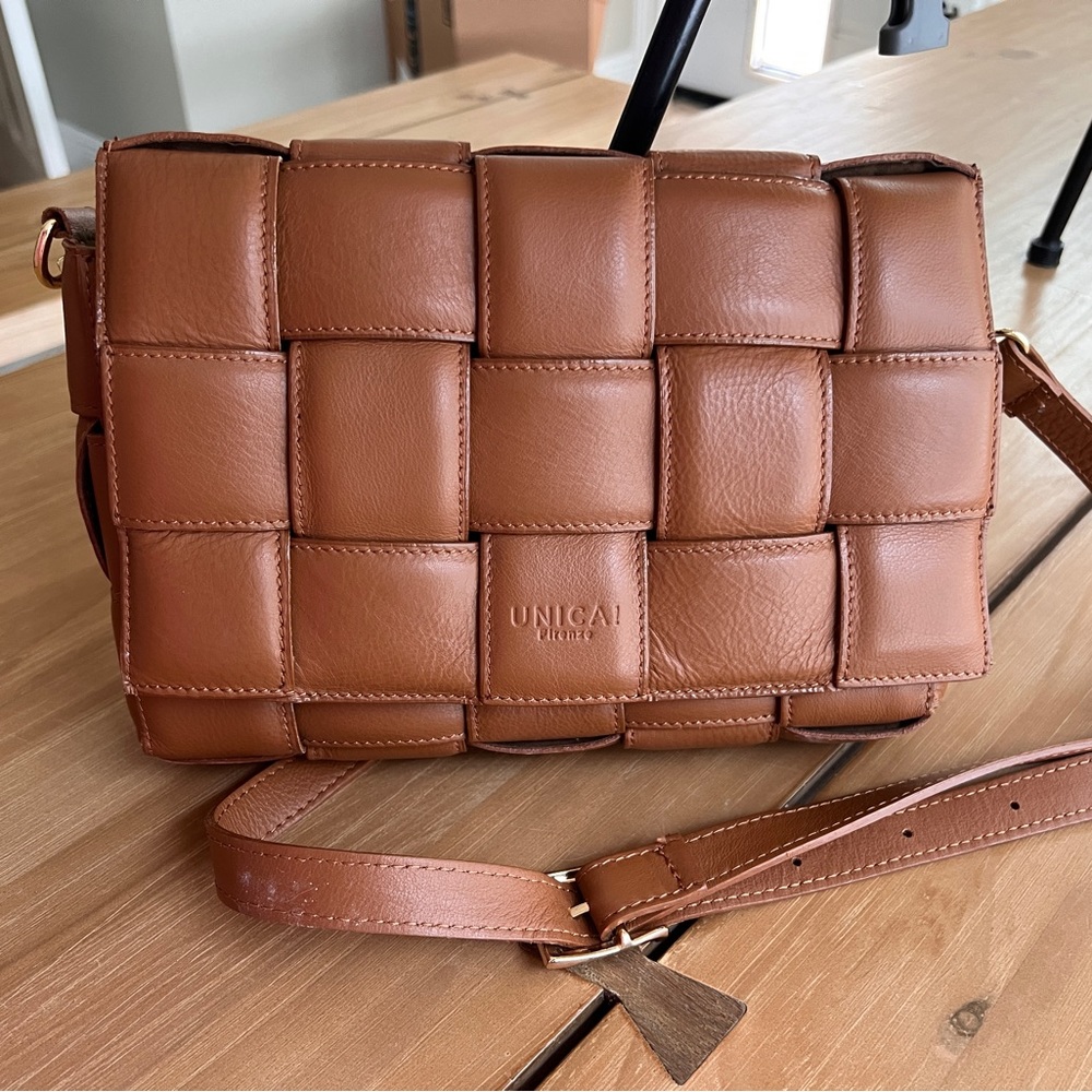 Unica! Firenze cassette crossbody purse